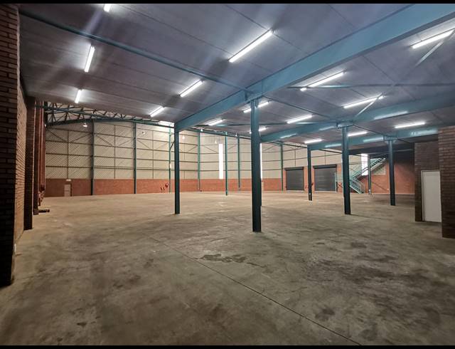 2,250M² WAREHOUSE FOR SALE IN POMONA